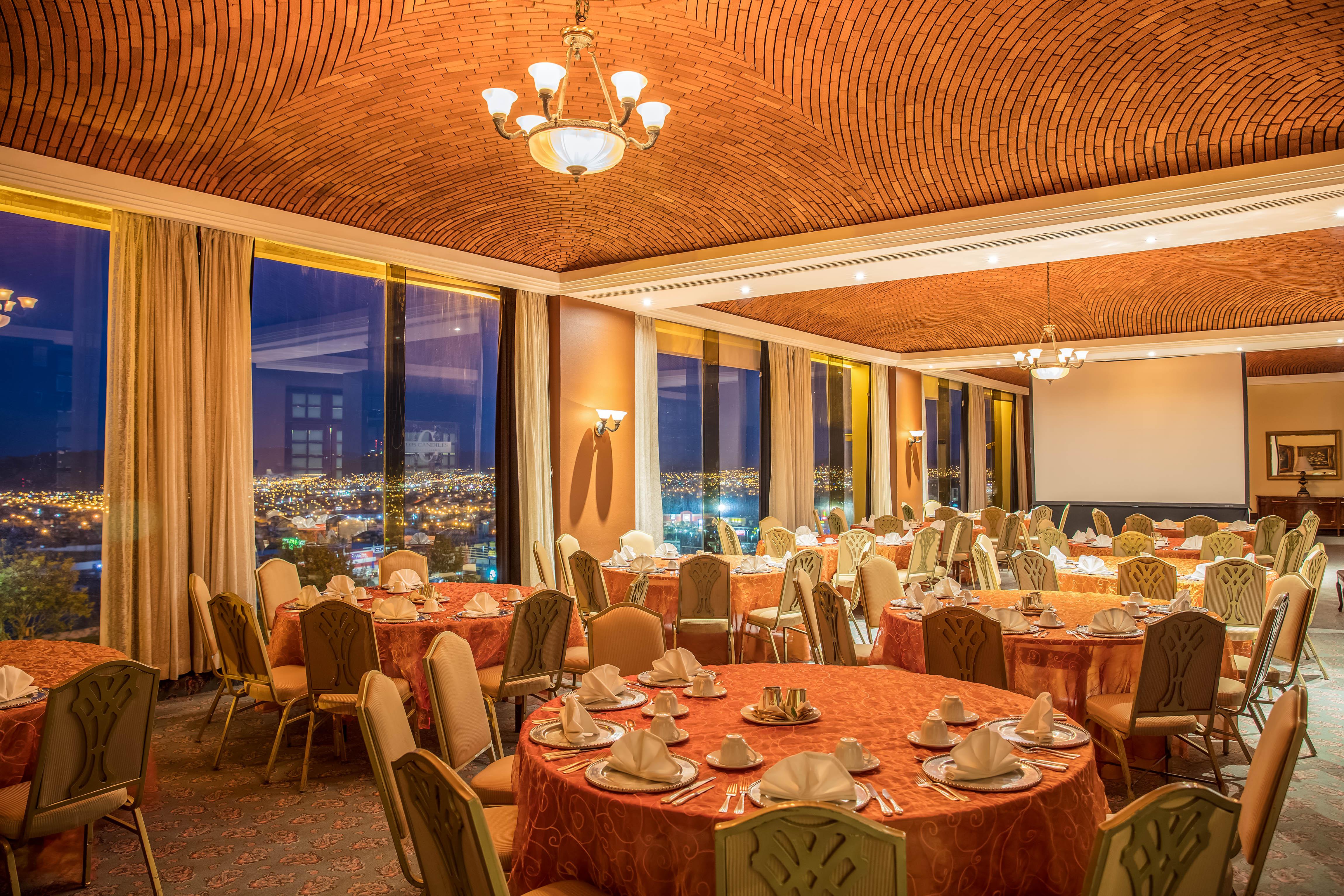 Sheraton Chihuahua Soberano Exterior photo